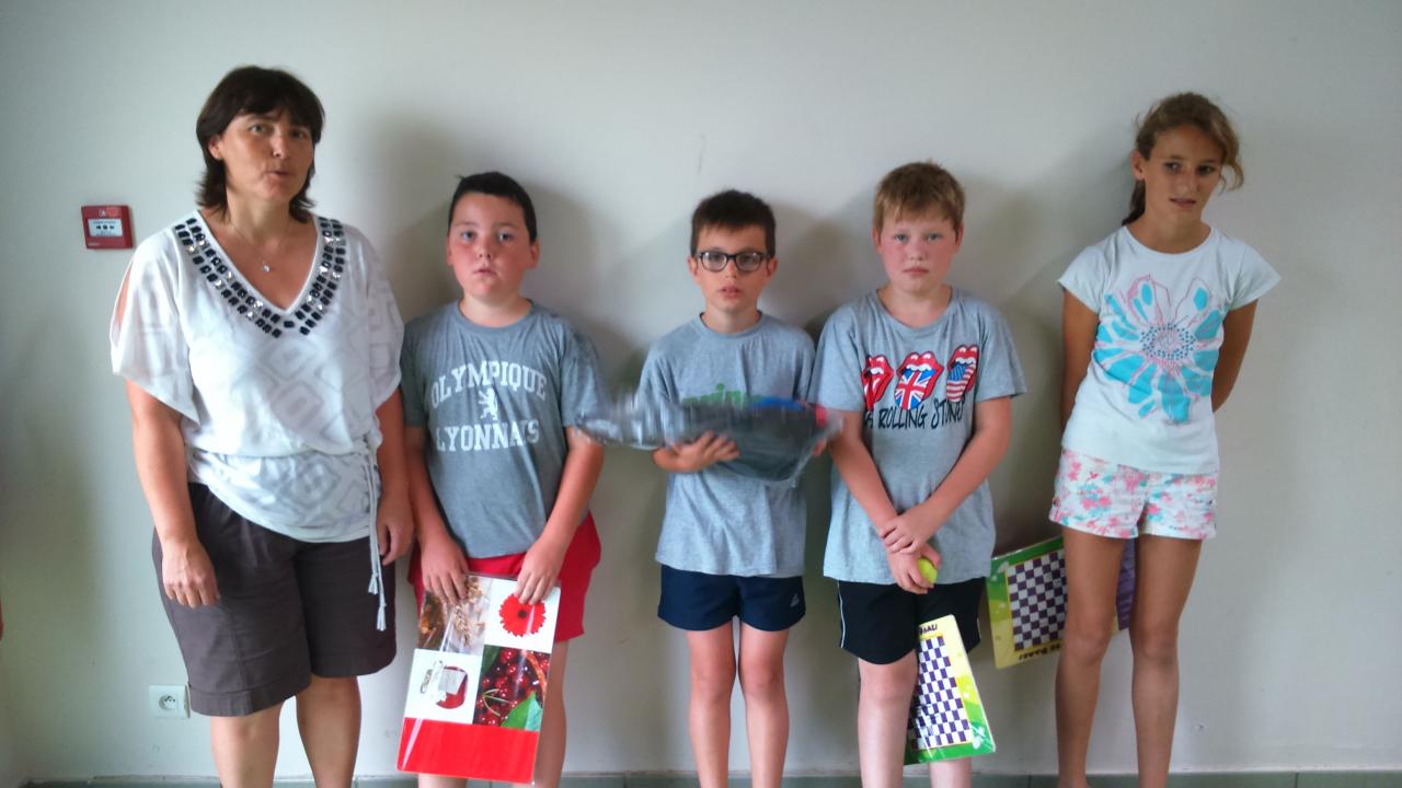 Les jeunes et Gislaine